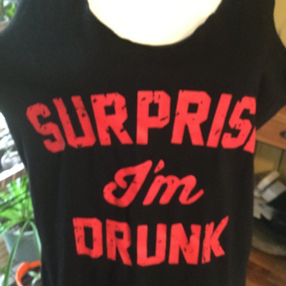 Graphic tank top racer back cotton blend size extra large black and red